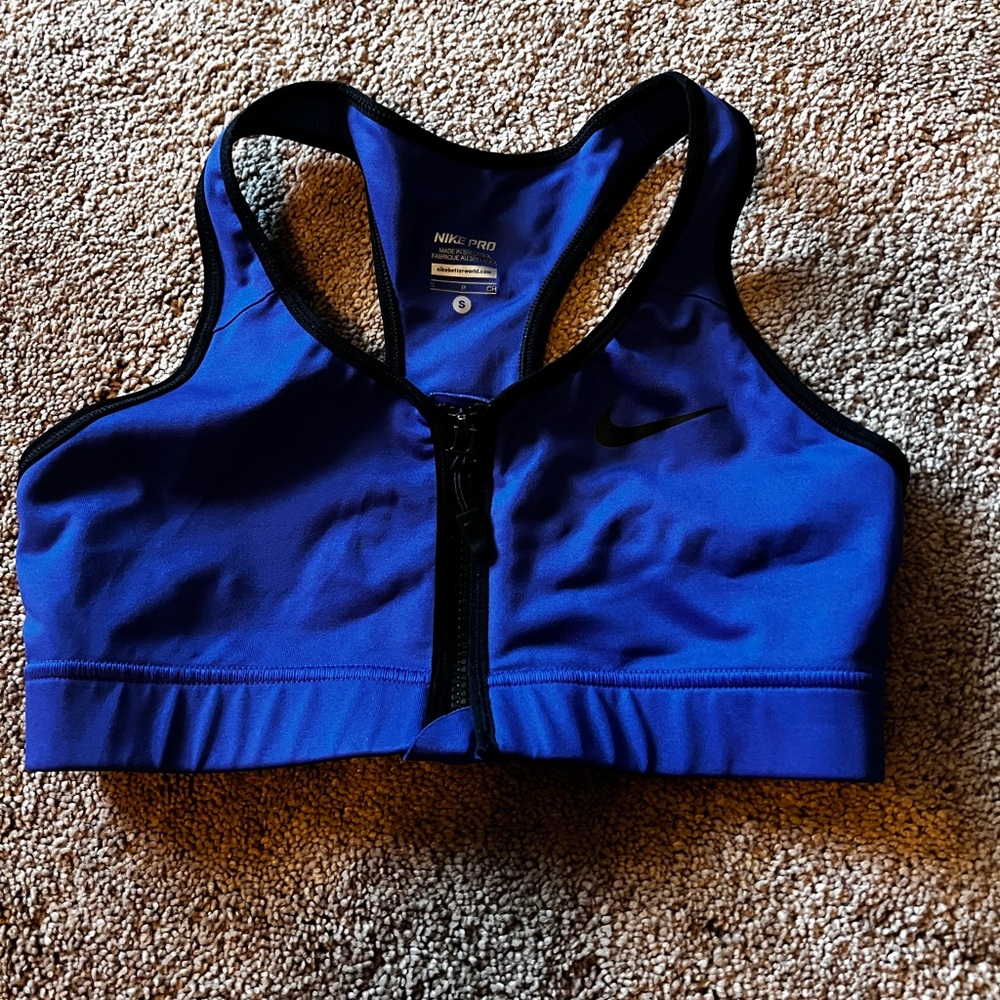 Nike Pro Sports Bra. Size small. Front zip. Racerback. Neon Blue
Dri-Fit